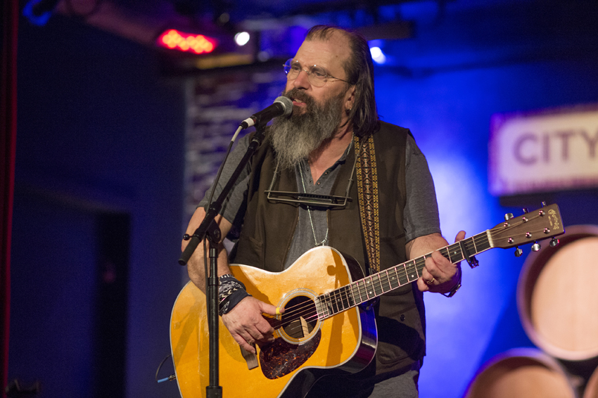 Steve Earle – Elmore Magazine